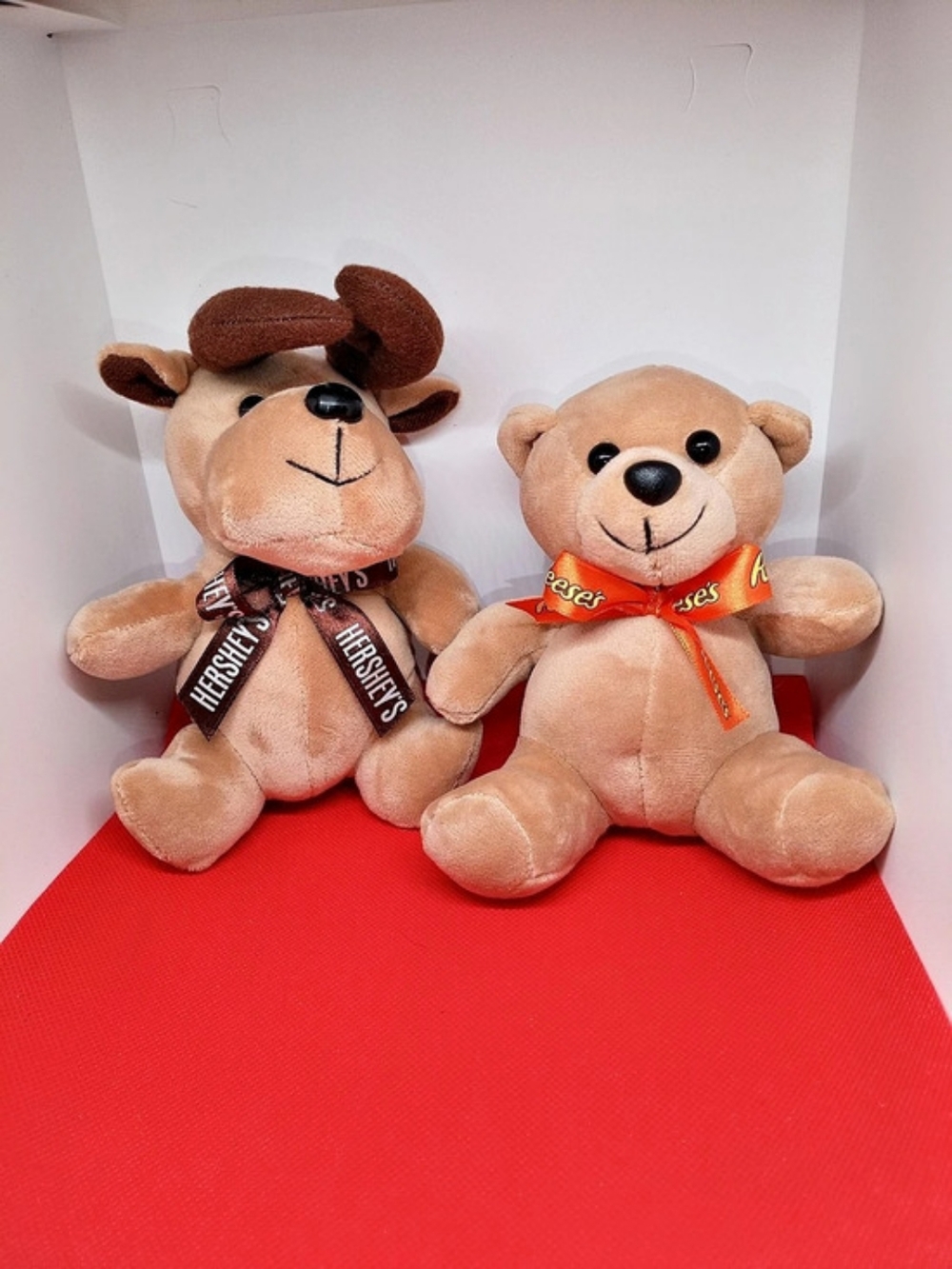 Hershey's Chocolate Candy Plush Bear Set